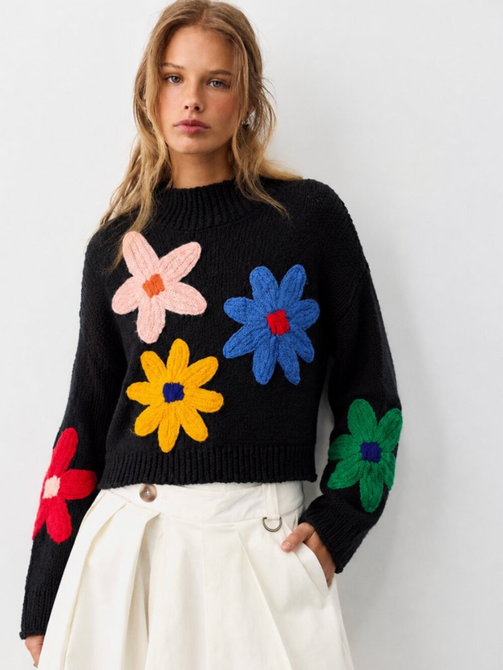 BOUTIQUE HIPPEE HARVEST YARN FLOWER EMBELLISHED SWEATER